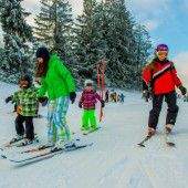 Vergünstigter Pistenspaß mit dem Familienpass