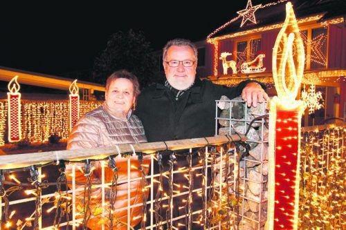 Hubschrauberrundflug: Remo Tobler und seine Frau Krimhilde aus Höchst sind echte Beleuchtungsprofis.