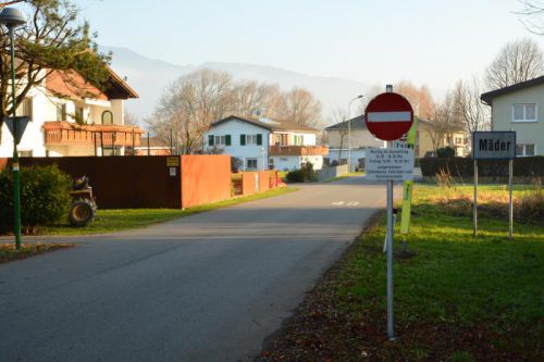 Mäder. Das Einfahrverbot in die Straße Böckwies trägt Früchte, nun aber wünschen sich Forumsteilnehmer eine Beschränkung auf 30 km/h im Ulimahd. Bürgermeister Rainer Siegele zeigt sich offen, was das angeht, verweist jedoch auf das neue Verkehrskonzept für Mäder, das im Lauf des Jahres beschlossen werden soll.