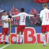 Aufsteiger Leipzig bleibt Bayern auf den Fersen