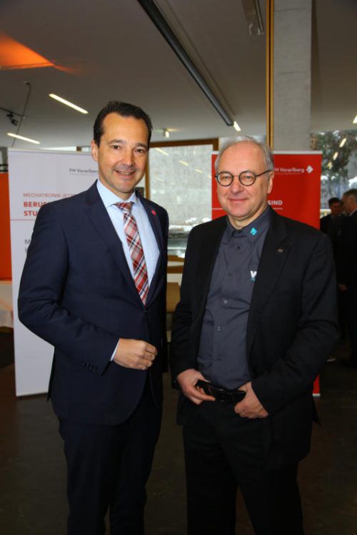 Neos-NR Gerald Loacker und Studiengangsleiter Gunter Olsowski.