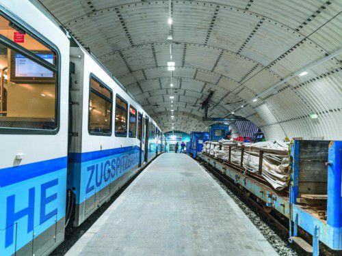 Taghell mit Zumtobel-Licht. Bahnhof Zugspitzplatt.  Foto: Zumtobel