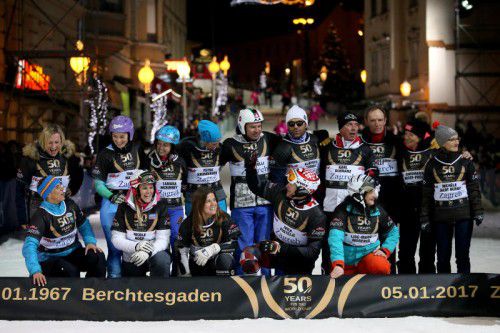 Unter den Stars beim Legendenrennen in Zagreb auch der fünfmalige Gesamt-Weltcupsieger Marc Giradelli (stehend Bildmitte) aus Lustenau. Foto: gepa