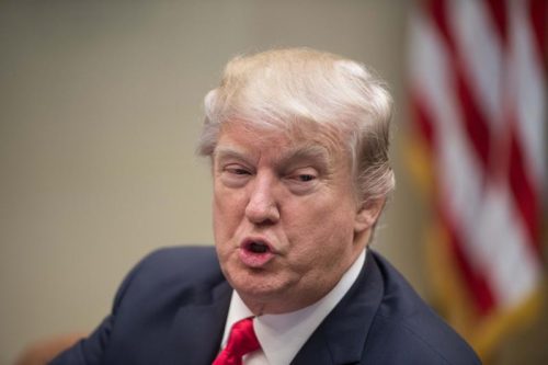 US-Präsident Donald Trump verteidigt vehement das Einreiseverbot für Menschen aus sieben Staaten.  Foto: afp