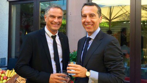 Will Beitrag für Vorarlbergs Sozialdemokratie leisten: Leiter (l.) wurde von Kanzler Kern vom Nutzen einer Parteimitgliedschaft überzeugt. SP