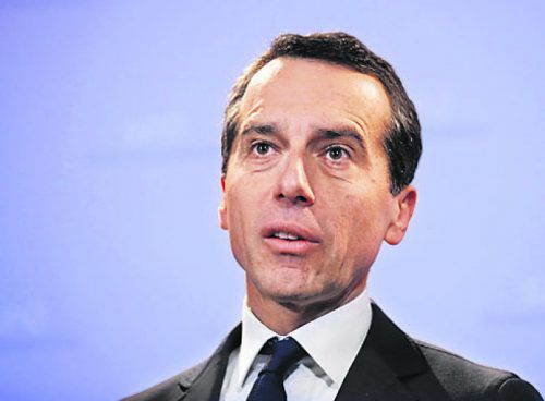 Erwin Pröll hat die Politik in Österreich über die Grenzen seines Bundeslandes hinaus geprägt. Die politischen Ideen waren nicht immer dieselben. Es war aber immer dasselbe Ziel – für das Land und seine Menschen zu arbeiten.
Kanzler Christian Kern, SPÖ