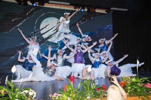 Das 13-köpfige "Männerballett" performte vergangenes Jahr Tschaikowskis "Schwanensee".