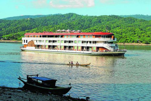 Auf der „Anawrahta“ lässt sich Burma in kurzer Zeit äußerst komfortabel bereisen. Fotos: Charles E. Ritterband