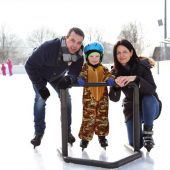 Mäschgerle drehten ihre Runden auf der Eisbahn