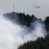 Tausende Menschen fliehen vor Buschfeuer