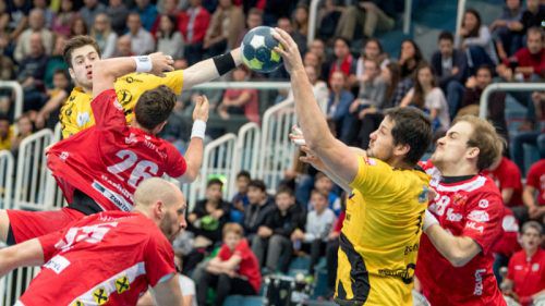 Bereits am zweiten Spieltag kommt es am 10. Februar in Hard zum ewig jungen Duell der beiden Ländle-Hochburgen.  Foto: GEPA