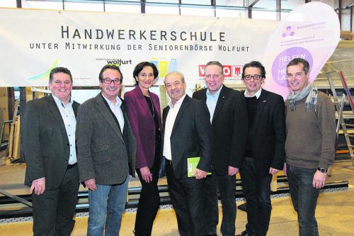 Bgm. Christian Natter, Komm.-Rat Walter Eberle, LR Bernadette Mennel, Seniorenbörse-Obmann Werner Kessler, AK-Präsident Hubert Hämmerle, WK-Präs. Hans-Peter Metzler und Dir. Norbert Moosbrugger.  ame