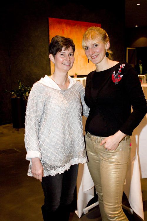 Christine Zerlauth (Dorfbeck) und Sabrina Günter (Schuhhaus).