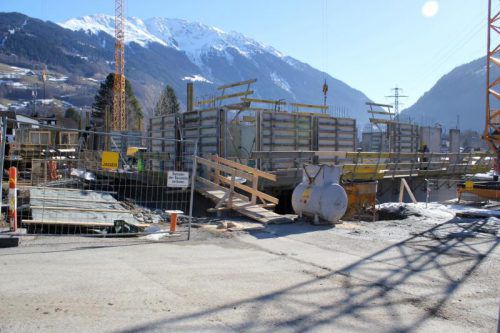 Das Wohnbauprojekt der Vogewosi in Schruns wird derzeit vorangetrieben. Foto: VN/js
