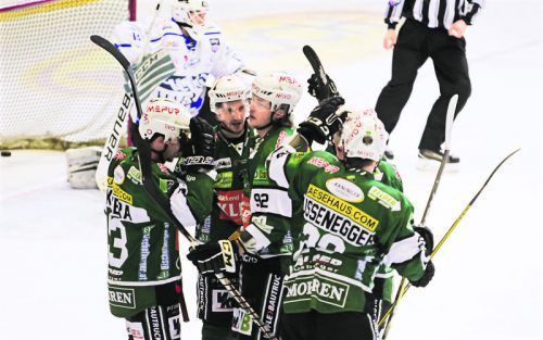 Der EC Bregenzerwald möchte sich heute mit einem Sieg gegen Salzburg von den Fans verabschieden.  Foto: Hartinger