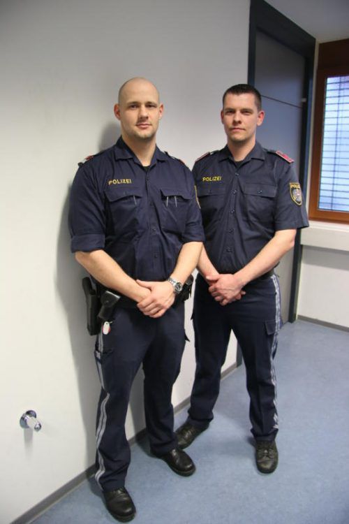 Die beiden Helden: Bernhard Martin (links) und Markus Süß von den Polizeiinspektionen Lustenau und Hard. Foto: VN/SOHM