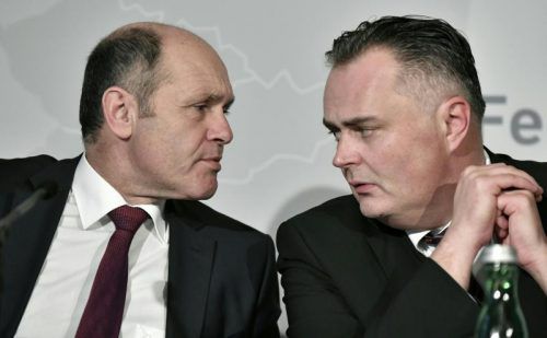 Die Minister Sobotka und Doskozil stellen Sicherheitsplan vor.  apa