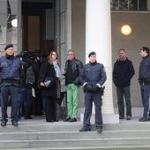 Schuldig der Verbrechen für Terror-Gottesstaat