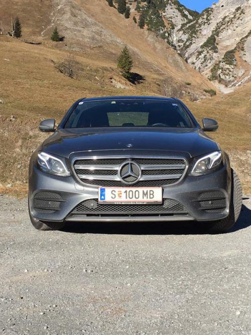 Eindruck: Es war nicht zu erwarten, dass sich die E-Klasse ernsthafte Schwächen leisten würde. Aber gar keine? Mit ihrer Ausgewogenheit ist die Business-Limousine schon recht nahe an der Perfektion. Gefällig ist zudem die neue Optik.