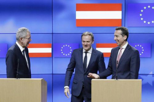 EU-Ratspräsident Tusk (M.) sparte bei Van der Bellens Brüssel-Besuch nicht mit lobenden Worten. Foto: APA