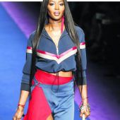 Lässiges Outfit von Versace