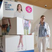 Eine Psychiaterin, die leicht in Kontakt kommt