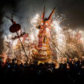 Feuerspeiender Drache