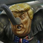 Umzug mit Donald Trump als Elefant