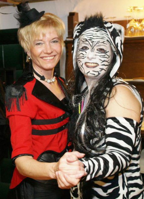 Gut gelaunte Gäste im Rankweiler Hof: Christine und Petra.