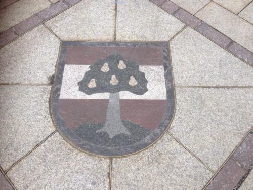 Heute findet man das Wappen der Stadt u. a. mitten auf dem Dornbirner Marktplatz.  Foto: abi