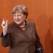 Kanzlerin Merkel überrascht mit neuer Gestik