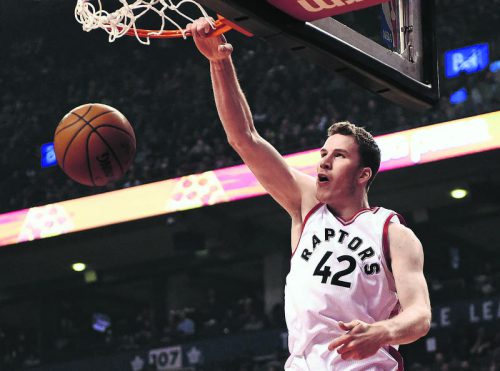 Jakob Pöltl feierte mit Toronto den dritten Sieg in Serie. Foto: ap