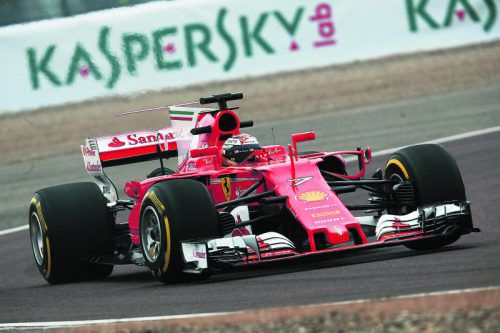 Kimi Räikkönen und Ferrari attackieren das Weltmeisterteam von Mercedes mit einem mutigen Design.  Foto: gepa