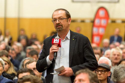 Mäderer Bürgermeister und Mitglied des Naturschutzrats Rainer Siegele forderte, dass unverbaute Flächen verfügbar gemacht werden sollen.