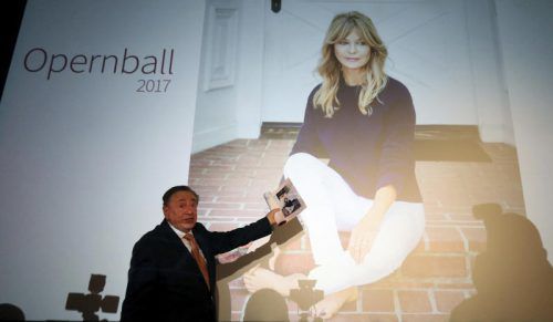 Richard Lugner schwärmte bei der Pressekonferenz von seinem Stargast Goldie Hawn. Foto: APA