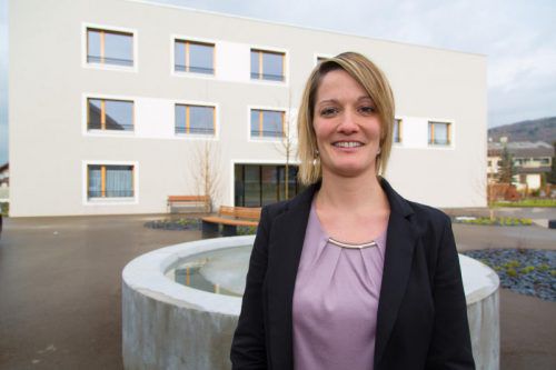 Sonja Rupp ist als Pflegedienstleiterin auch für die 35 neuen Mitarbeiter im Haus Koblach zuständig. Foto: VN/Hofmeister