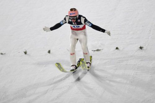 Stefan Kraft hat im Gesamt-Weltcup nach seinem Sieg in Pyeongchang noch 100 Punkte Rückstand auf Leader Kamil Stoch. Foto: AFP