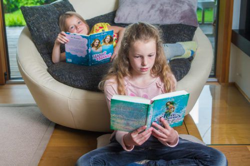 Stößt offenbar auf große Resonanz: die Leseinitiative „Kinder lieben Lesen“ des Landes. Foto: VN/Steurer