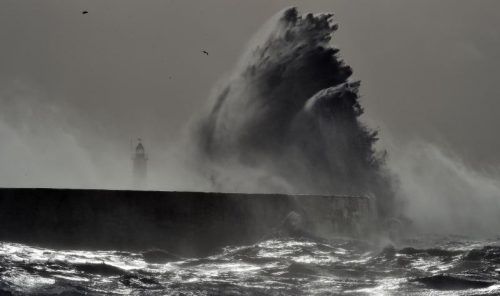 Sturm „Doris“ erreichte Spitzengeschwindigkeiten bis zu 151 km/h. AFP