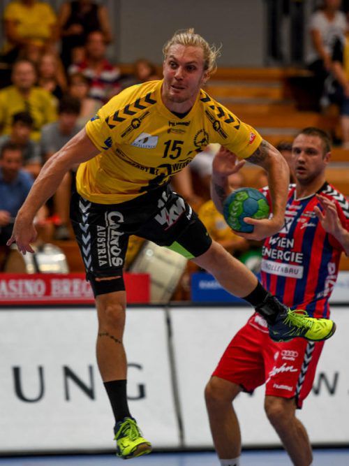 Einfache Tore von Flügelflitzer Marian Klopcic sind gefordert im Europacupduell der Bregenzer Handballer gegen West Wien. Foto: GEPA