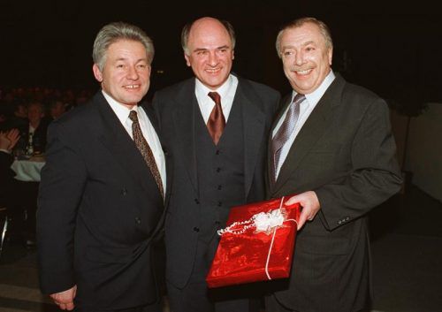 Triumvirat vor 20 Jahren. Jetzt löst es sich auf (v.l.): Pühringer und Pröll verabschieden sich, Häupl zögert.  APA