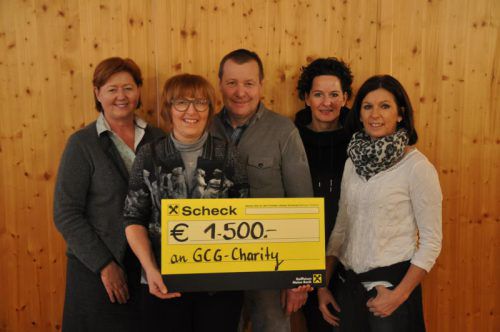 Ulrike und Hubert Düngler spendeten an die GCG-Charity.  Foto: GCGC