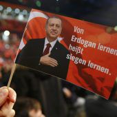 Erdogan wirbt in Europa für Macht