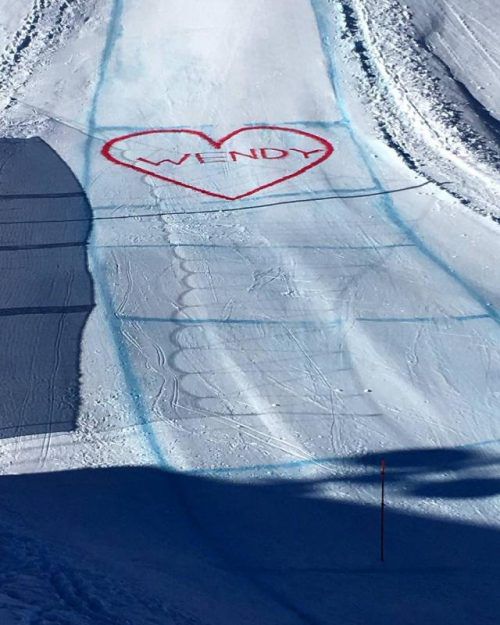 Wendy Holdeners Geschenk am Valentinstag. Foto: Instagram
