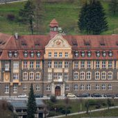 Land zahlt Schulgeld bis Bund übernimmt