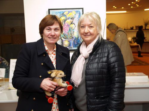 Auch Susanne Fröhle und Jutta Oberhauser wurden fündig.