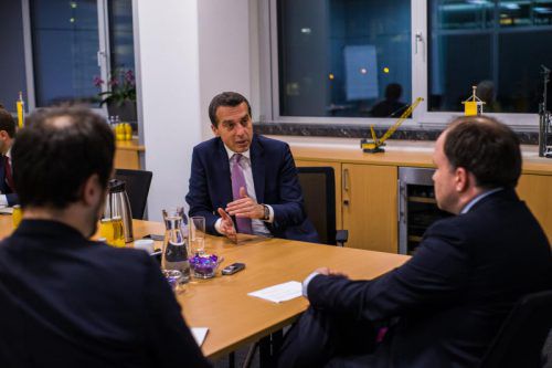 Bundeskanzler Christian Kern will keine Ministerien oder Behörden in die Bundesländer übersiedeln: „Ich sehe darin keinen Sinn.“ Foto: VN/Steurer
