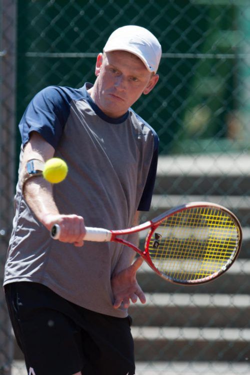Christoph Birnbaumer steht im Einzel- und Doppel-35 jeweils im Halbfinale. Foto: VN/Stiplovsek