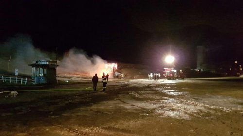 Der Funken in Reuthe wurde von Unbekannten am Samstag gegen 23 Uhr abgefackelt. Foto: Leserreporter