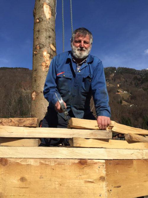 Der Gamprätzer Norbert Stüttler engagiert sich seit seinem 14. Lebensjahr für das Funkenbrauchtum.     Foto: VN/Kuster